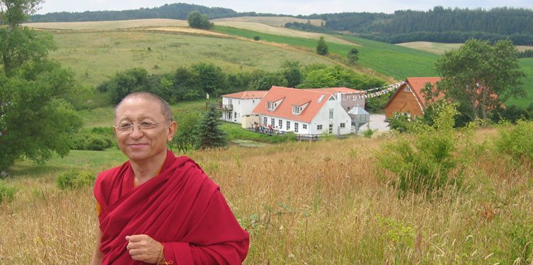 Gomde Danmark – Buddhistisk Retreat Center på Helgenæs